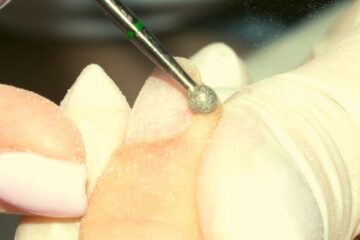 manicure without chips with a nail drill
